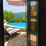 Mirossi Felice Vila