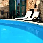 Vila Mirossi Felice *